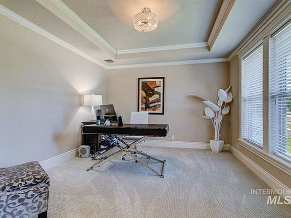5th image of 1101 N Cobblestone Way
