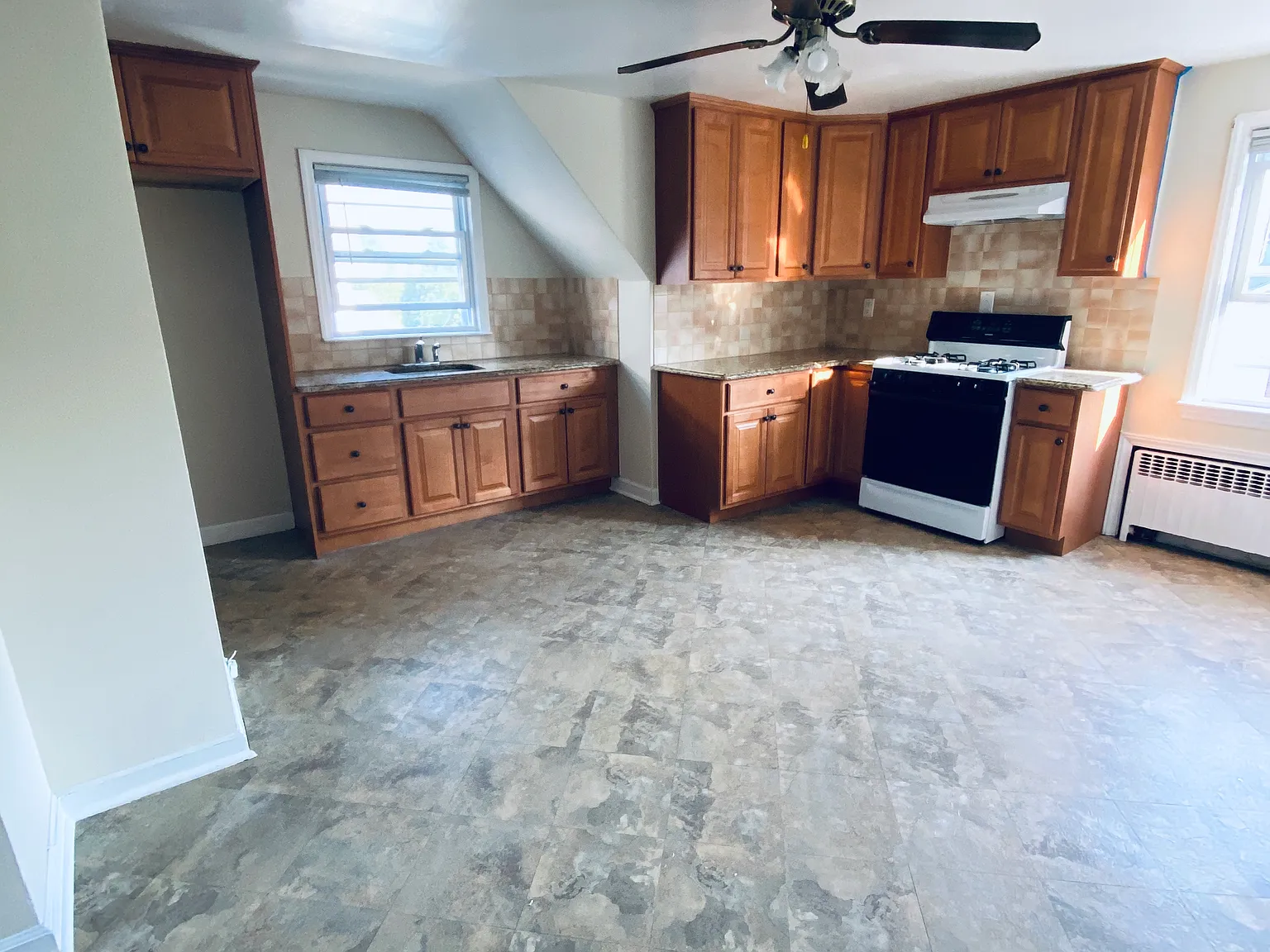 2 bed, 775 sqft, $2,200 — Photo 4