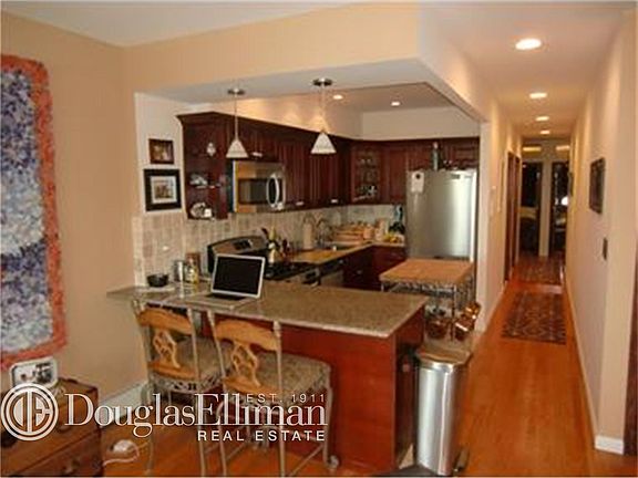 5th image of 40 Woodhull St #2