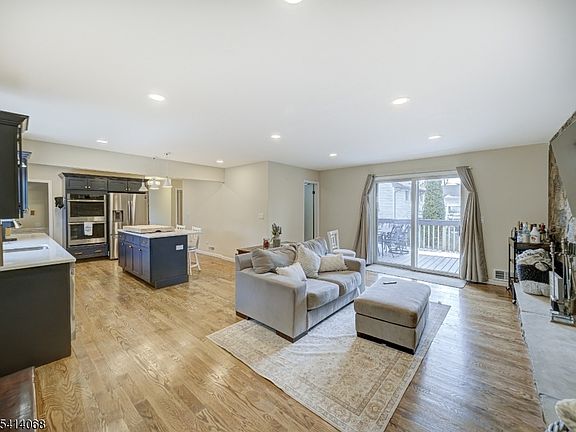 5th image of 15 Glassboro Rd