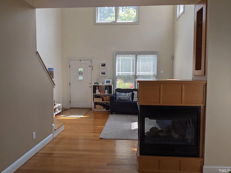 200 Charleston Ln — Photo 6