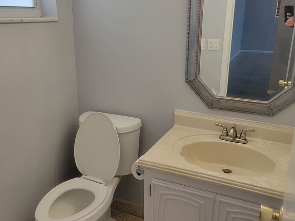 4th image of 19 Colonial Club Dr APT 204