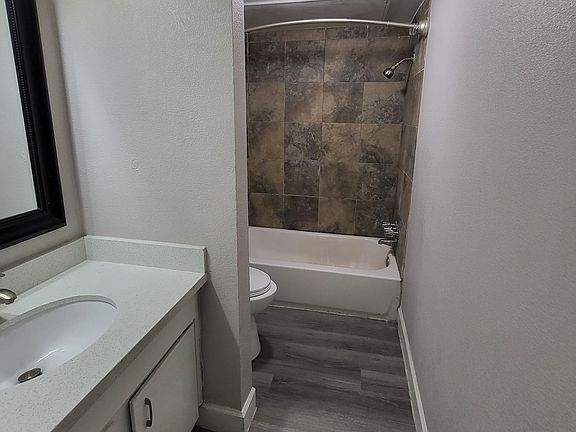 3rd image of 7100 San Mateo Blvd #122