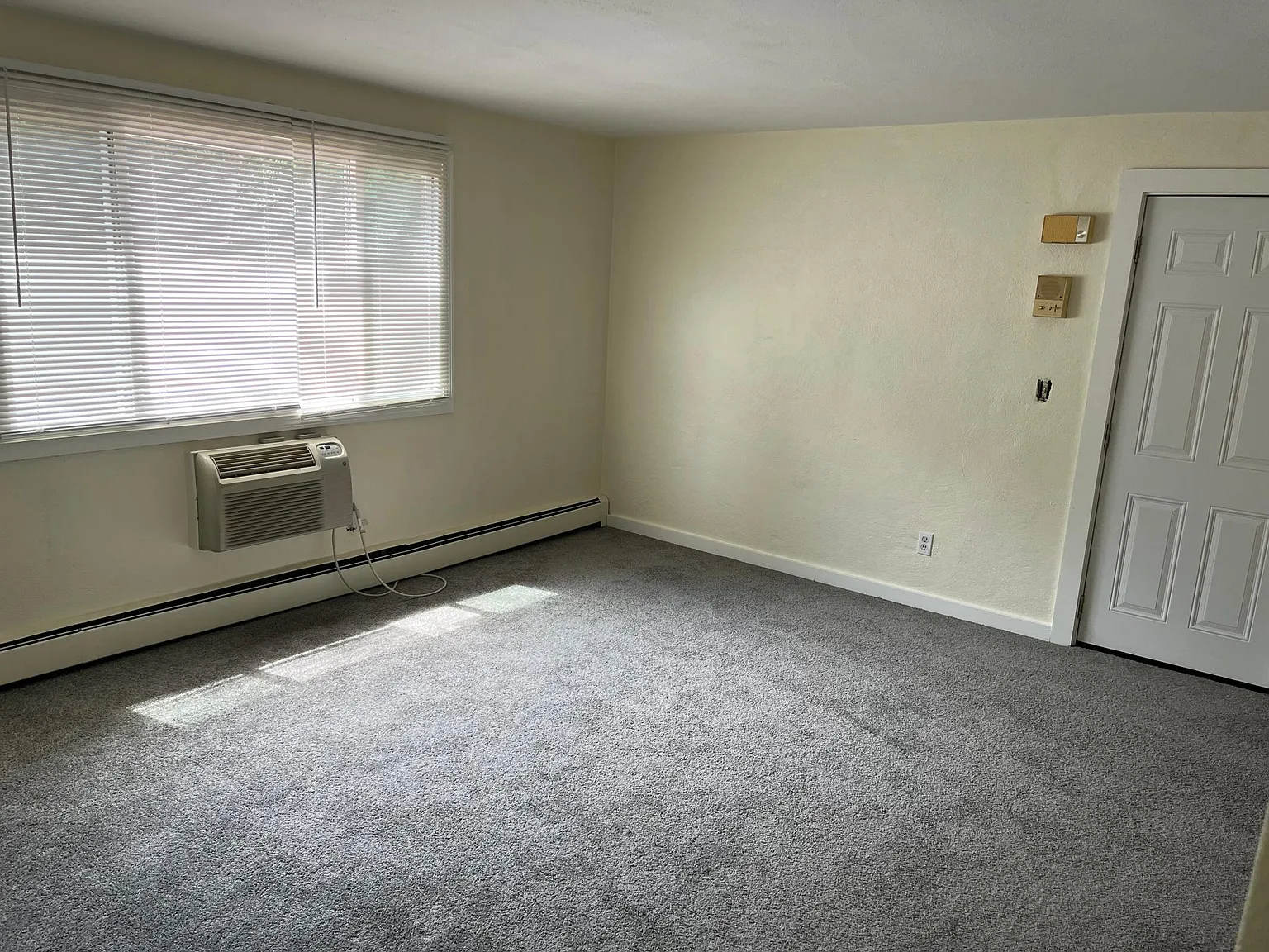 2 bed, 900 sqft, $1,600 — Photo 4
