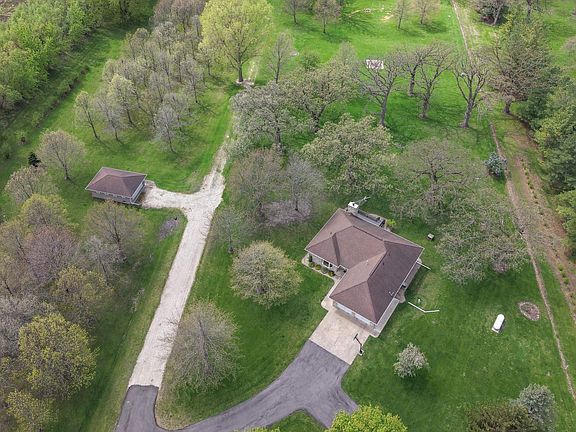 5th image of 32427 Newell Ave