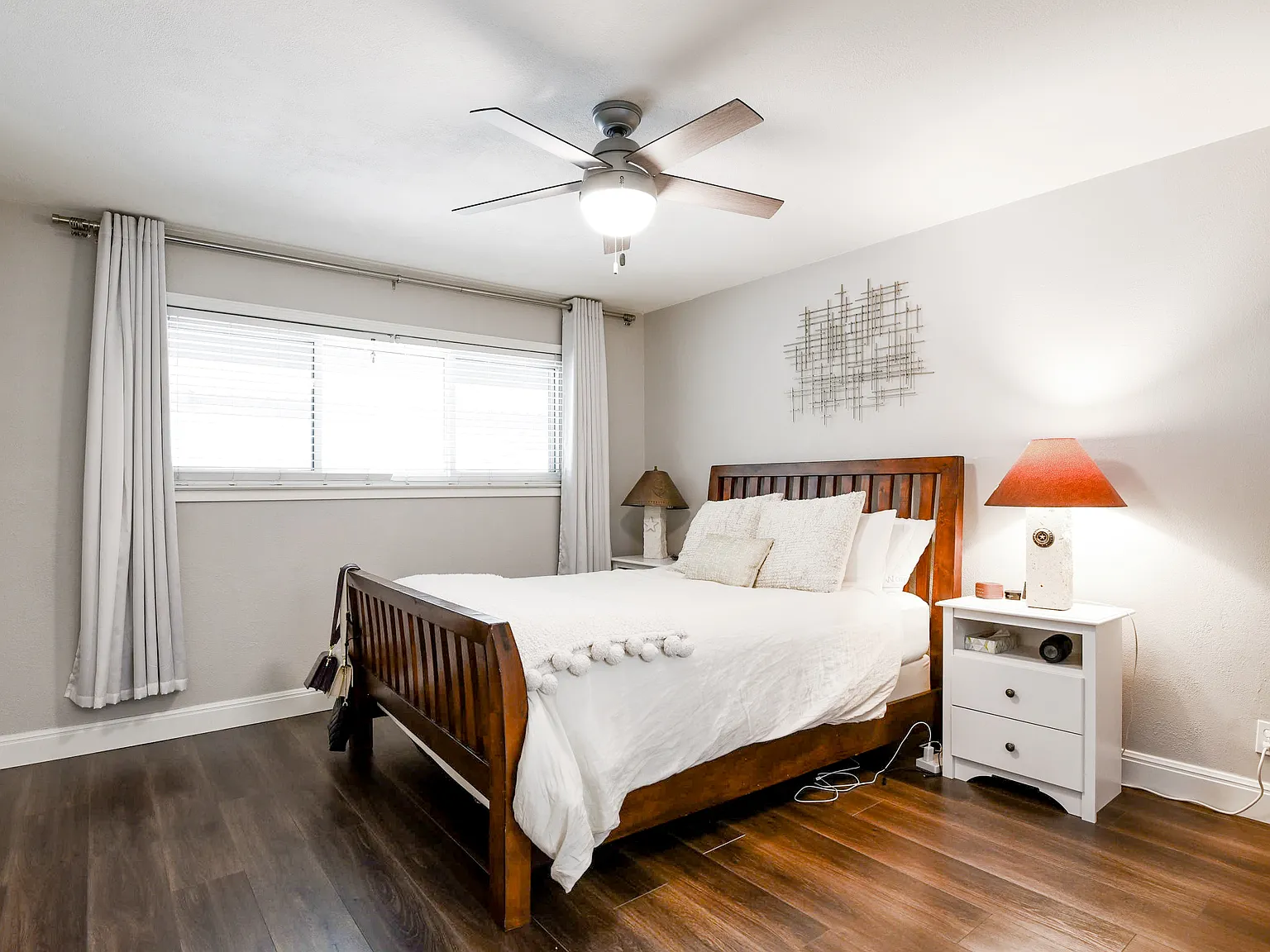 2 bed, 892 sqft, $2,695 — Photo 3