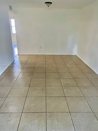 1752 NW 55th Ave Photo 1