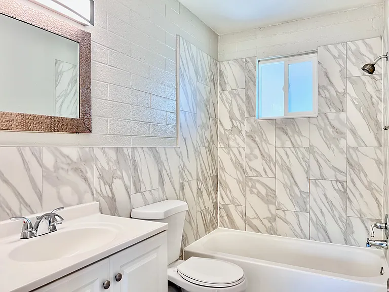 710 W 5th St #D — Photo 10