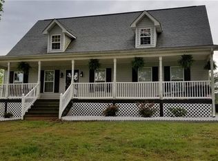 672 Little Mountain Church Rd, Ararat, NC 27007