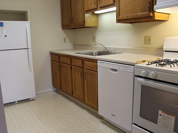 3rd image of 2308-2310 E Carson St #3