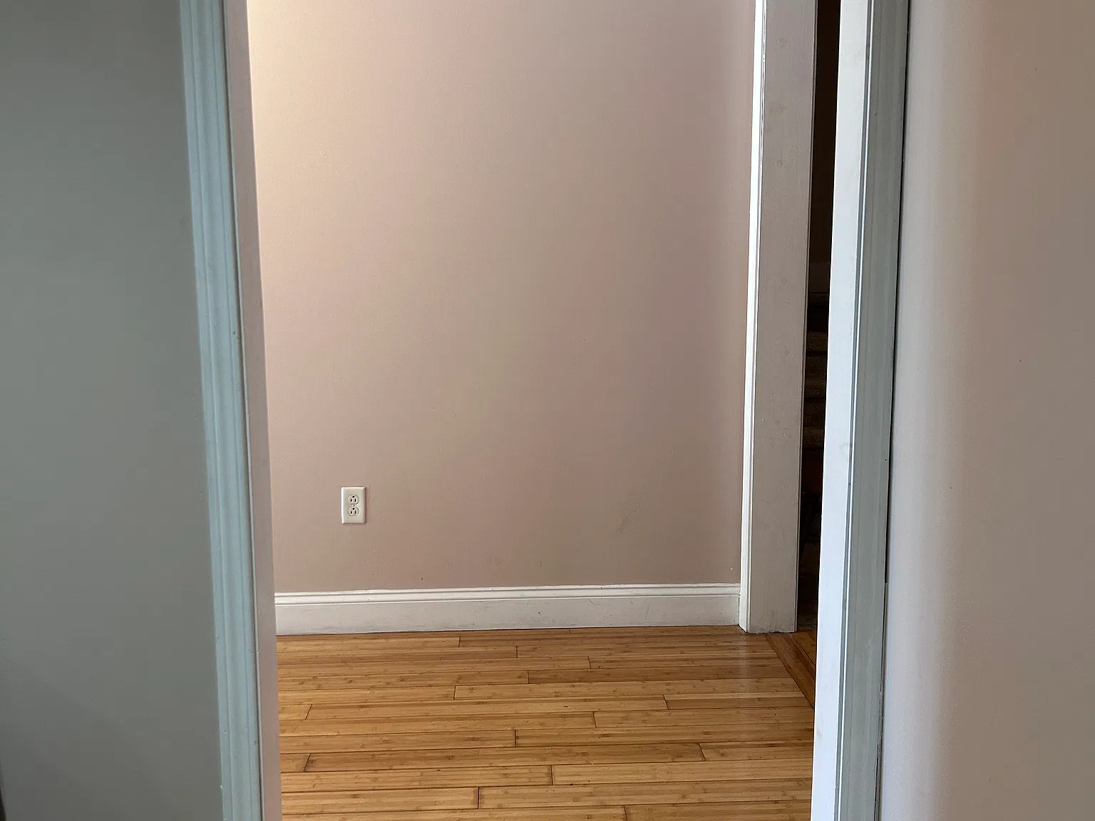 5 bed, 2000 sqft, $2,100 — Photo 4