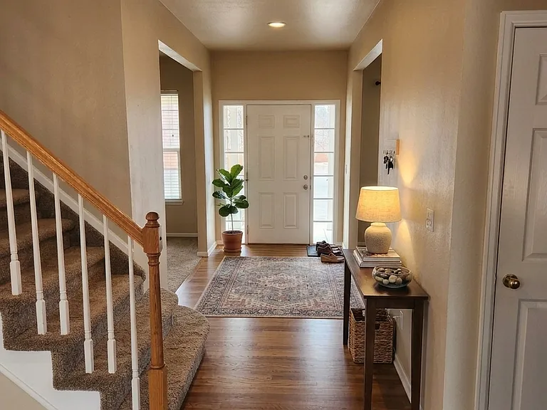 Main Level Entryway (2)