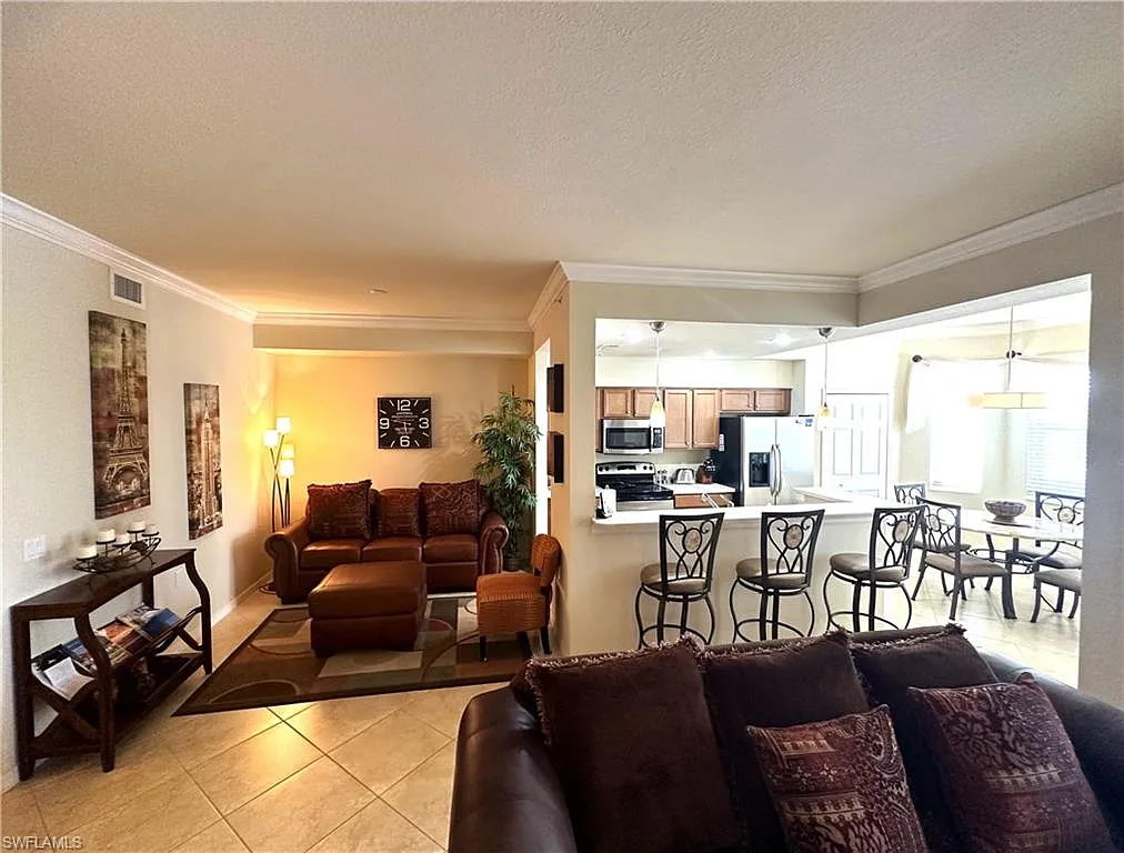 2 bed, 2.0 bath, 1232 sqft, $6,500 — Photo 4