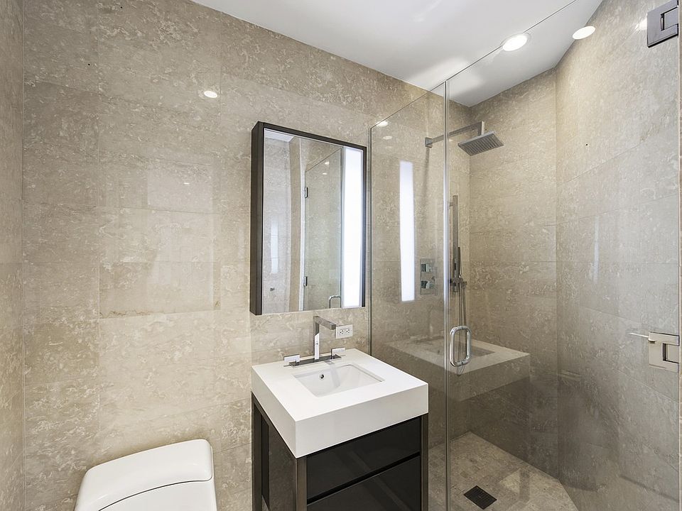 1st image of 75 Wall St #32C