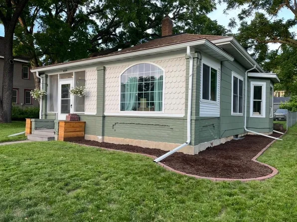 429 S Main St, Le Sueur, MN 56058