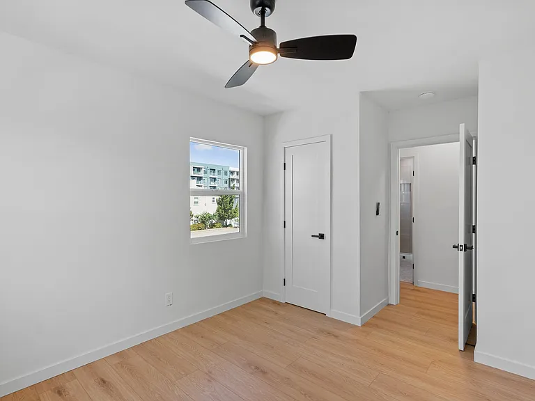 4451 Illinois St — Photo 19