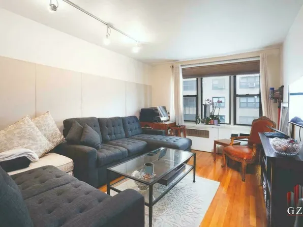 200 E 28th St, New York, NY 10016