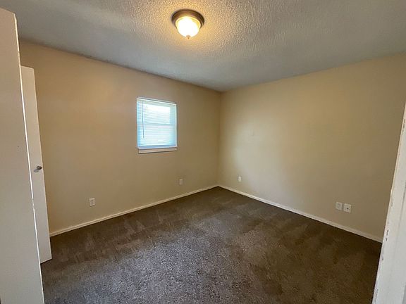 4th image of 1116 S Elm St #C