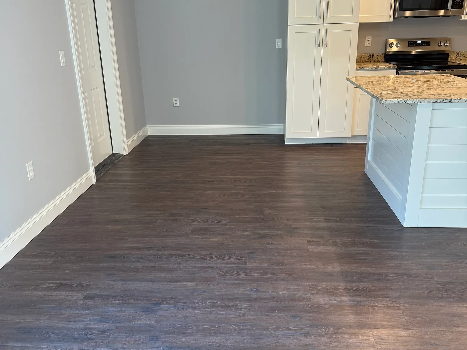 3 bed, 2.5 bath, 1350 sqft, $1,795 — Photo 3