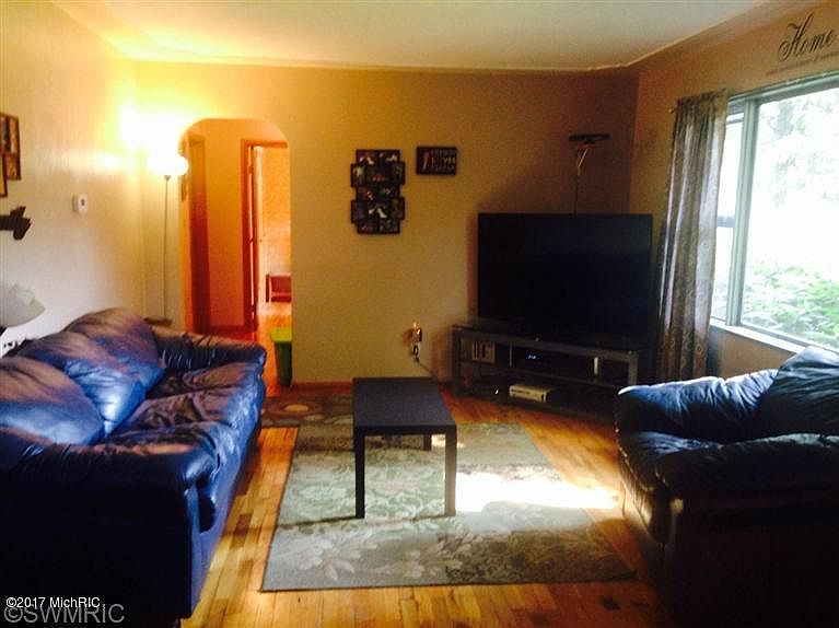 2nd image of 12741 Perry Rd