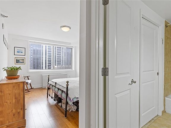 5th image of 2479 Peachtree Rd NE APT 402