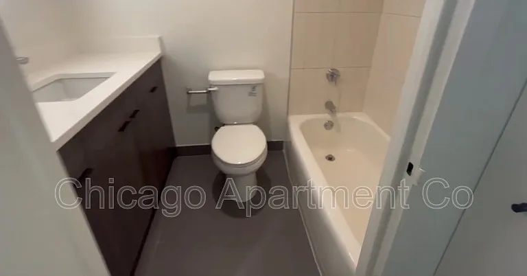 14 W Chestnut St — Photo 7