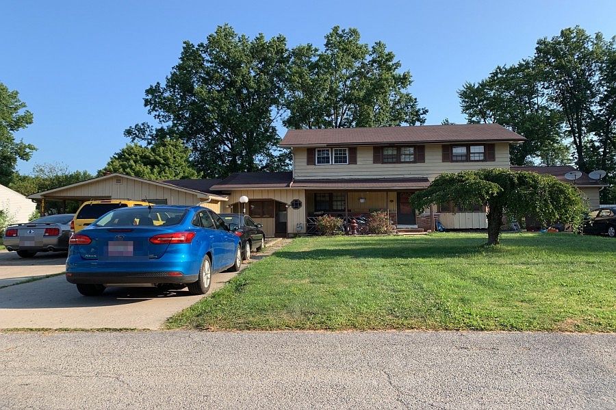1st image of 220 Oakdale Dr