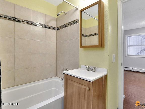 4th image of 1460 W 26th Ave #8