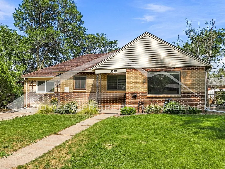 3270 Newport St — Photo 2