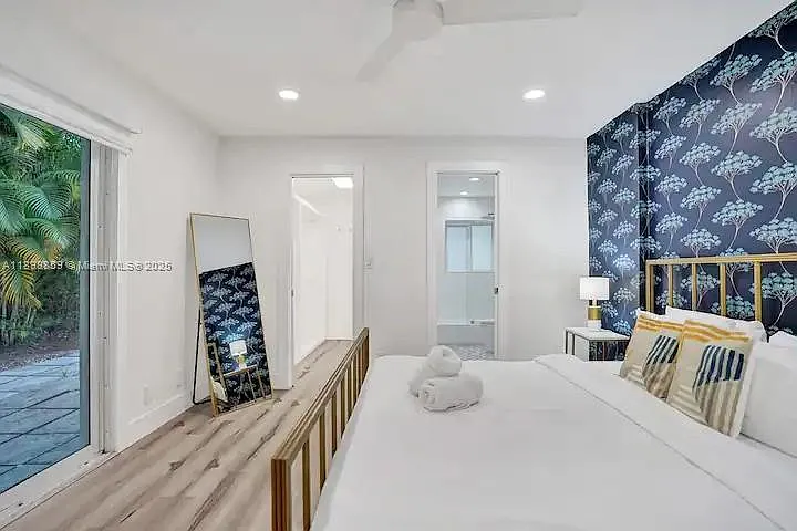 2100 SW 28th Way — Photo 16