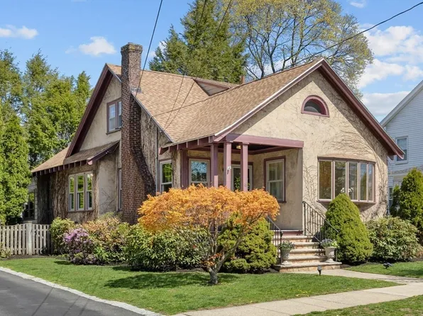 18 Glendale Ave, Melrose, MA 02176