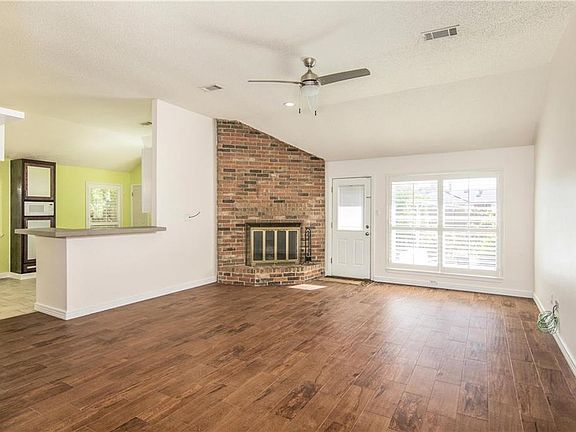 3rd image of 1410 Marigold Dr