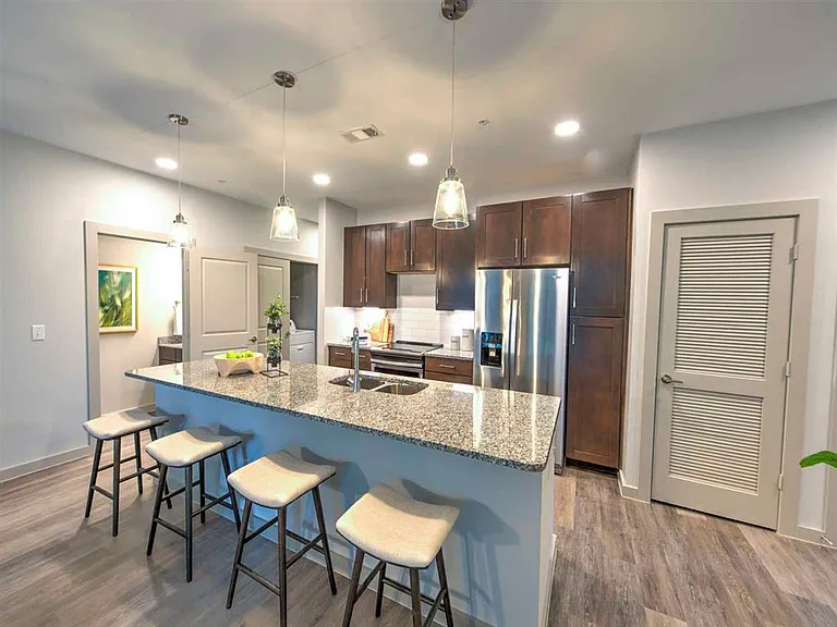 The Pointe at Valley Ranch Town Center — Photo 11