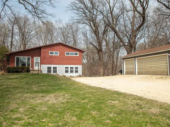 1935 260th St, Denver, IA 50622