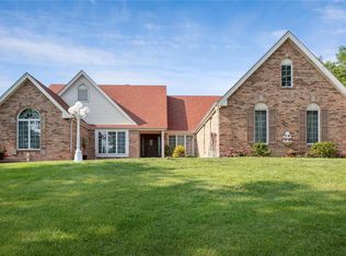 10049 Bauer Rd, Saint Louis, MO 63128