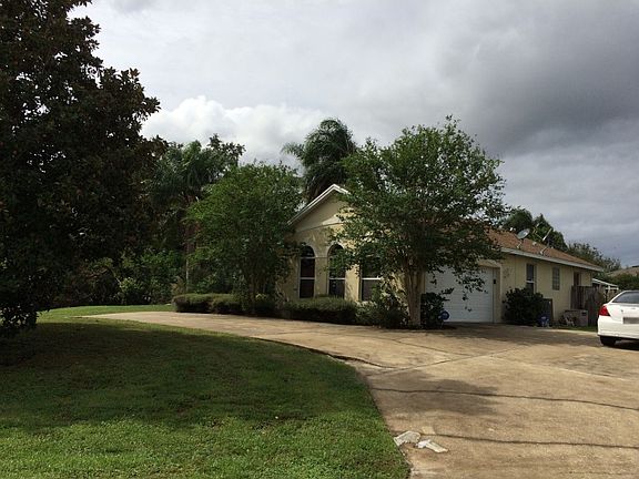 3rd image of 104 Amberglow Ct