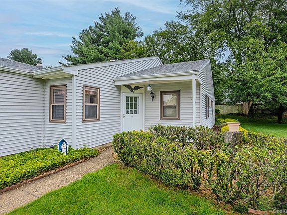 3rd image of 118 Knolls Drive