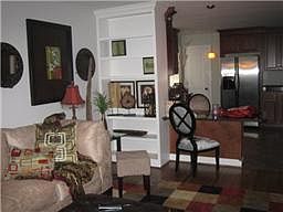 5th image of 4004 Cambridge Ave