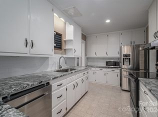 217 E Rhodes St, Lincolnton, NC 28092