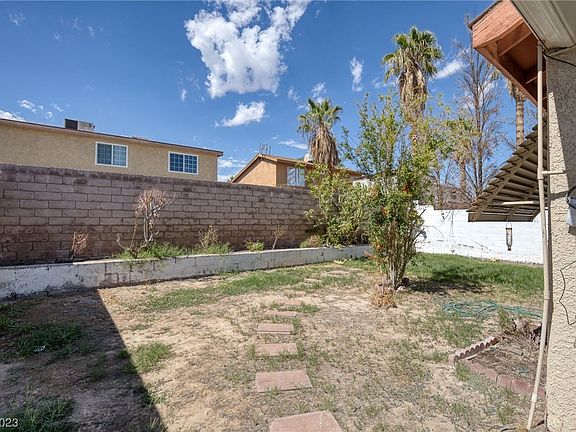 5th image of 4795 Woodlake Ave