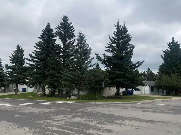 415 N 1st Ave NW, Sundre, AB T0M 1X0