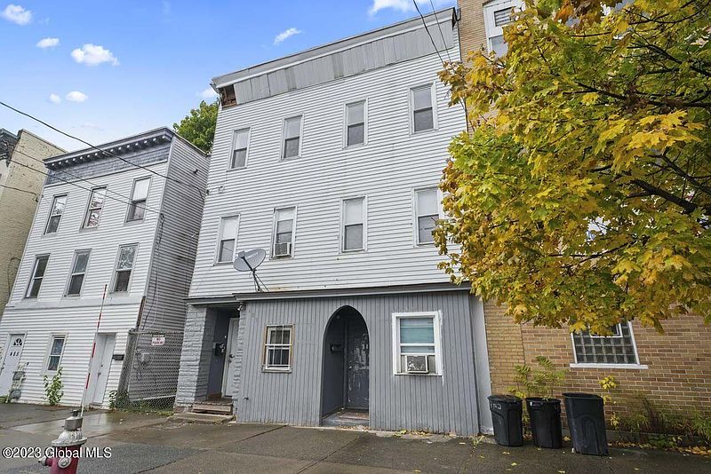 3rd image of 483 Washington Avenue