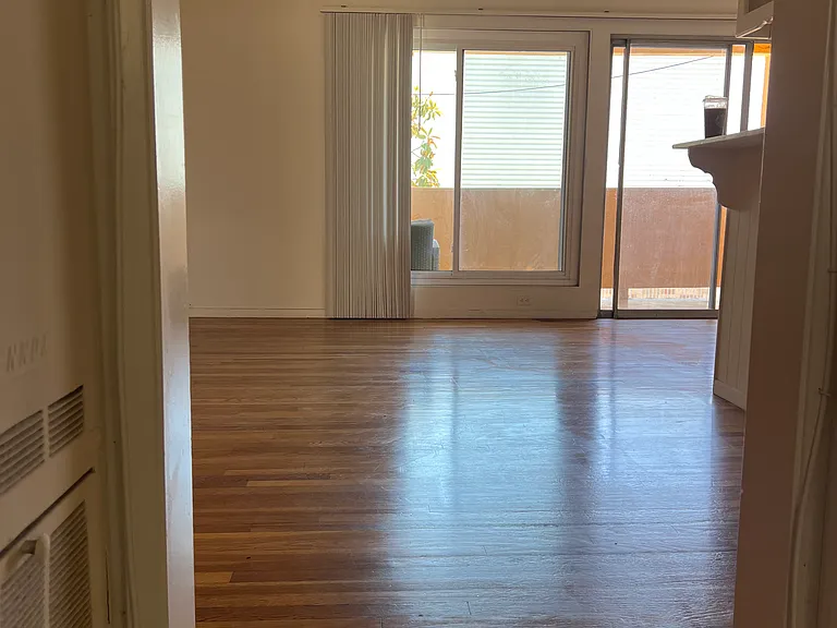 11727 Ohio Ave #6 — Photo 1