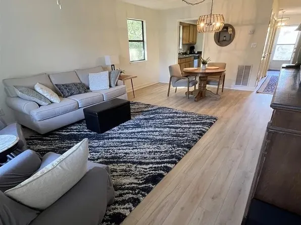 320 Volanta Ave #320, Fairhope, AL 36532