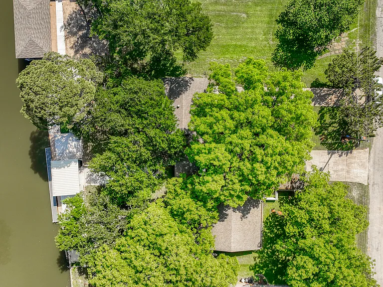 Easy canal access to explore Lake Granbury