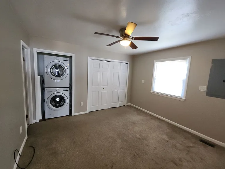1331 Bayville St — Photo 34
