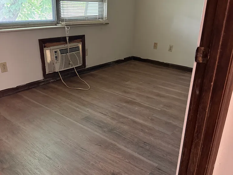 1808 Parkwood Ln #11 — Photo 6