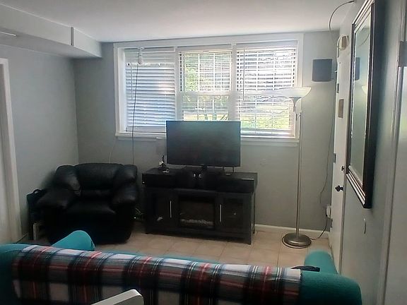3rd image of 124 College Dr #124