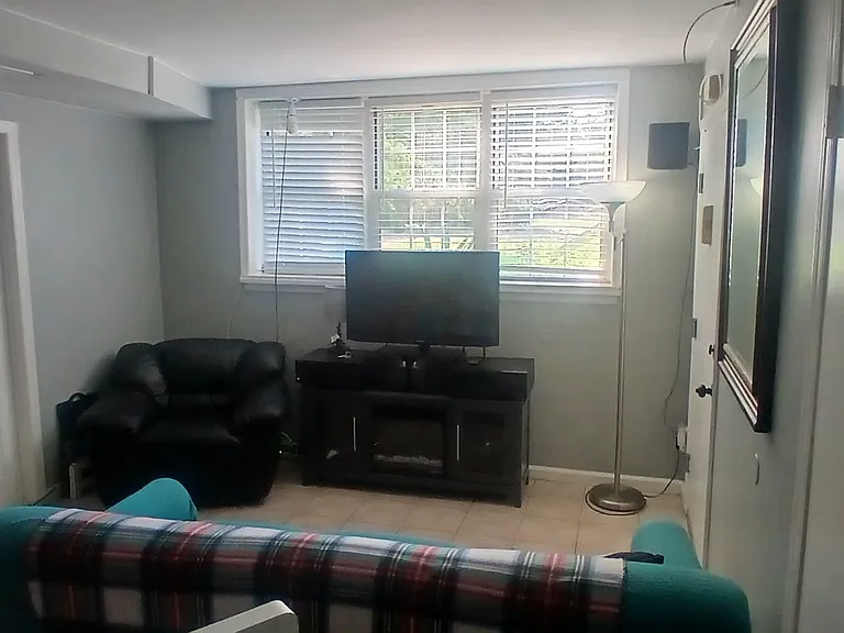 124 College Dr #124 — Photo 3