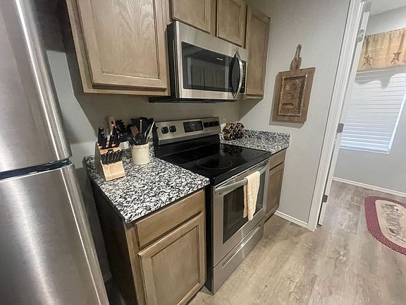 2nd image of 2906 Vineyards Pkwy APT 2